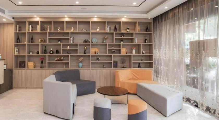 Green Tree Inn Nanjing Xinjiekou Wangfu Avenue ภายนอก รูปภาพ